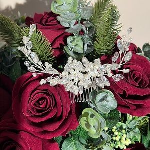 STUNNING Bridal Wedding Comb, Floral Hair Comb, Hair Accessory!